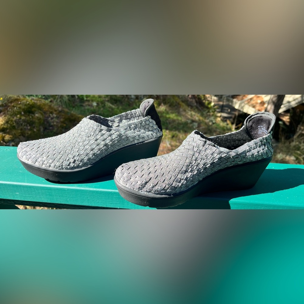 Steve Madden silver woven slip on loafers with black wedges and detailing